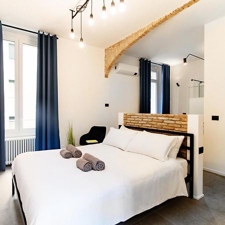 Guesthouse Linaio - The House Of Travelers Como Exterior foto