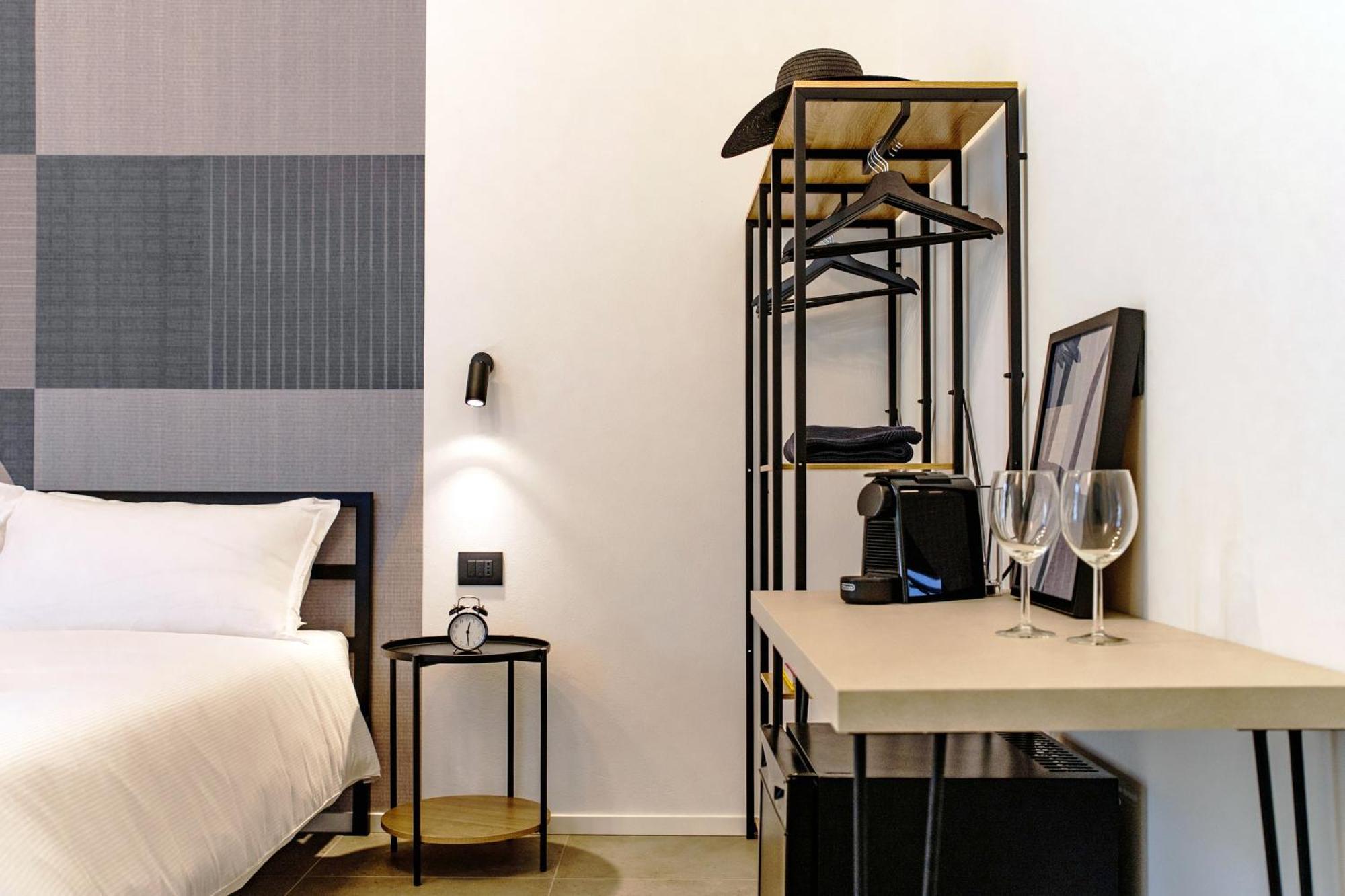 Guesthouse Linaio - The House Of Travelers Como Exterior foto