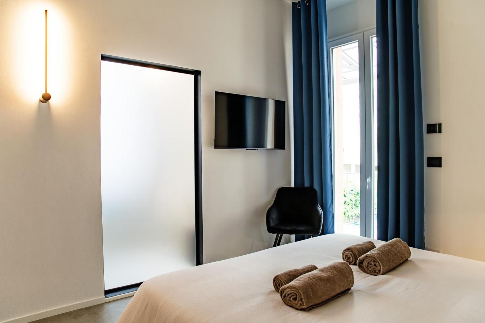 Guesthouse Linaio - The House Of Travelers Como Exterior foto