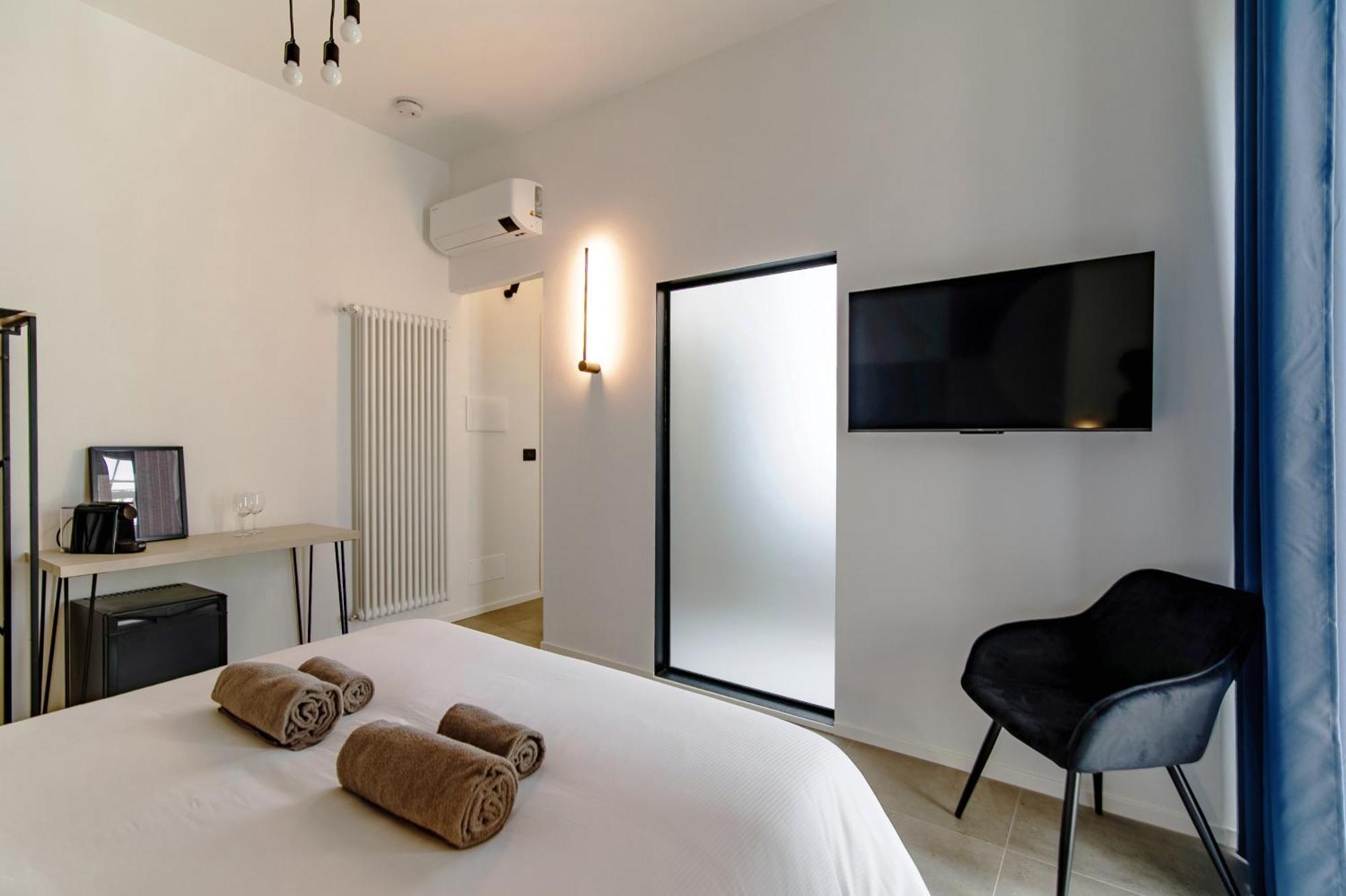 Guesthouse Linaio - The House Of Travelers Como Exterior foto