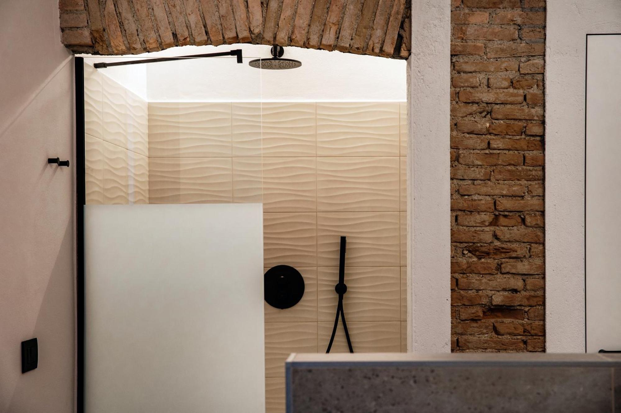 Guesthouse Linaio - The House Of Travelers Como Exterior foto
