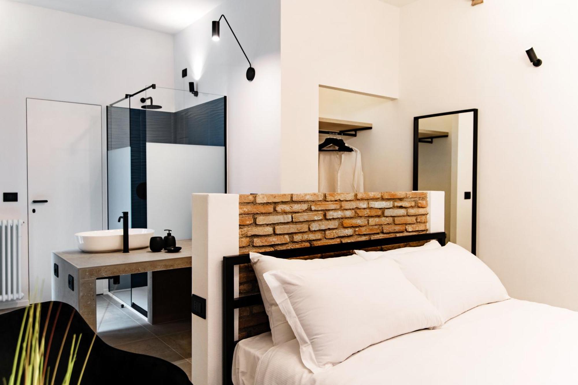 Guesthouse Linaio - The House Of Travelers Como Exterior foto
